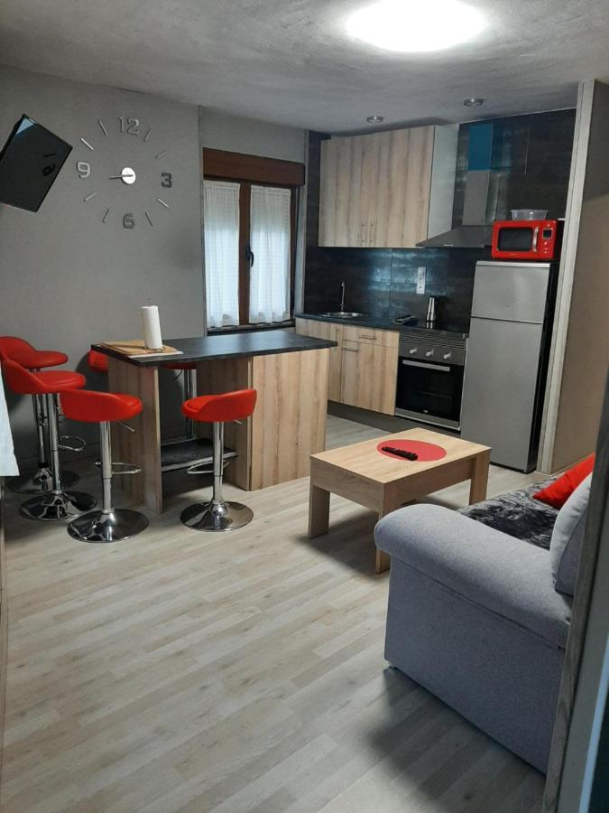 Ferienwohnung Piso Con Terraza En Felechosa Exterior foto